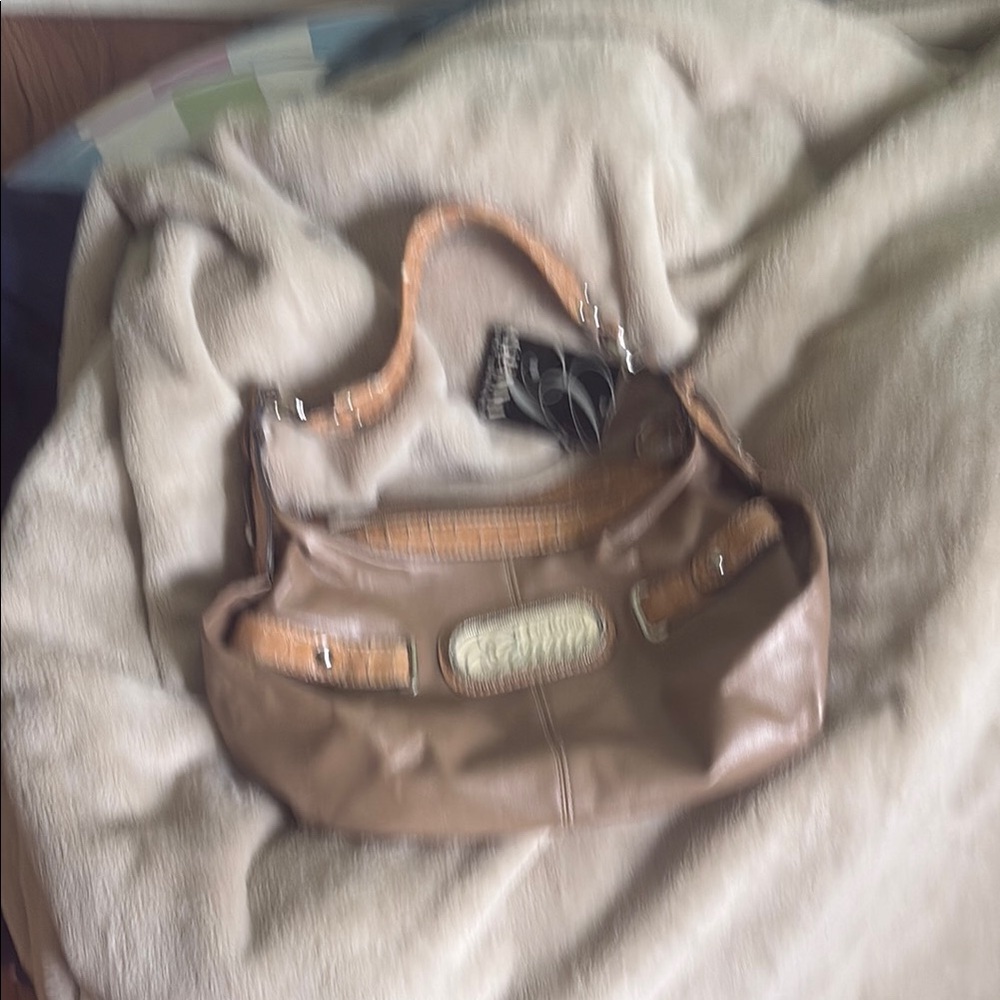 Chic Brown Leather Shoulder Bag with Tan Details